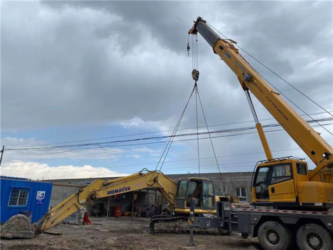 铜鼓县25吨吊车的工作半径是多少？