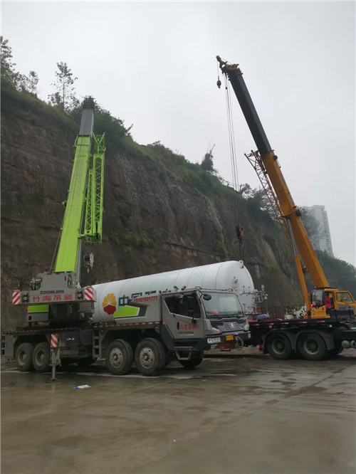 铜鼓县“不怕风雨冻”—— 吊车的 “恶劣环境适应” 技术